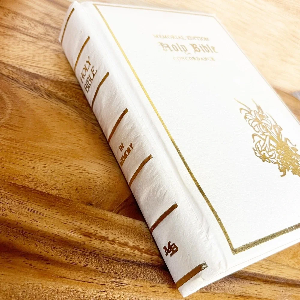 Vintage 1976 United Auto Memorial Holy Bible in Cedar Box KJV King James Version